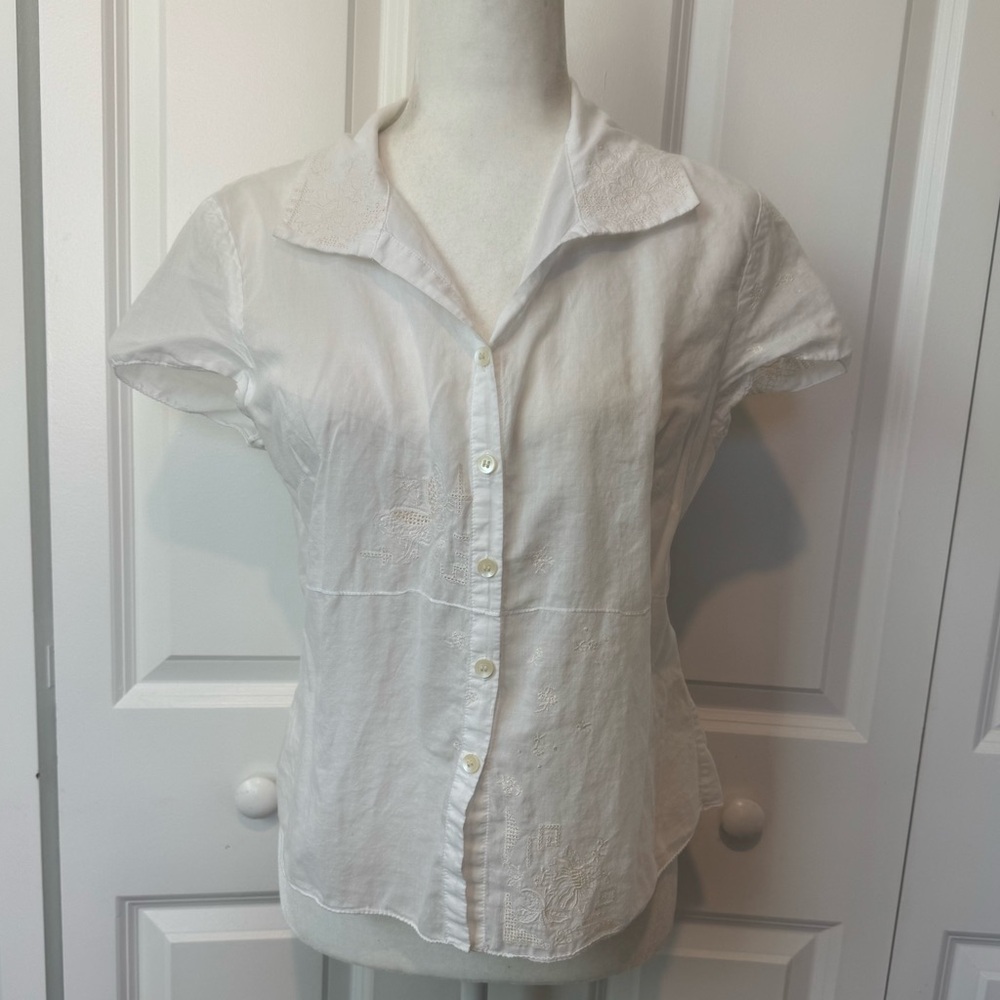 100% Cotton J Jill Butterfly Floral Embroidered Flowy Light White Button Top